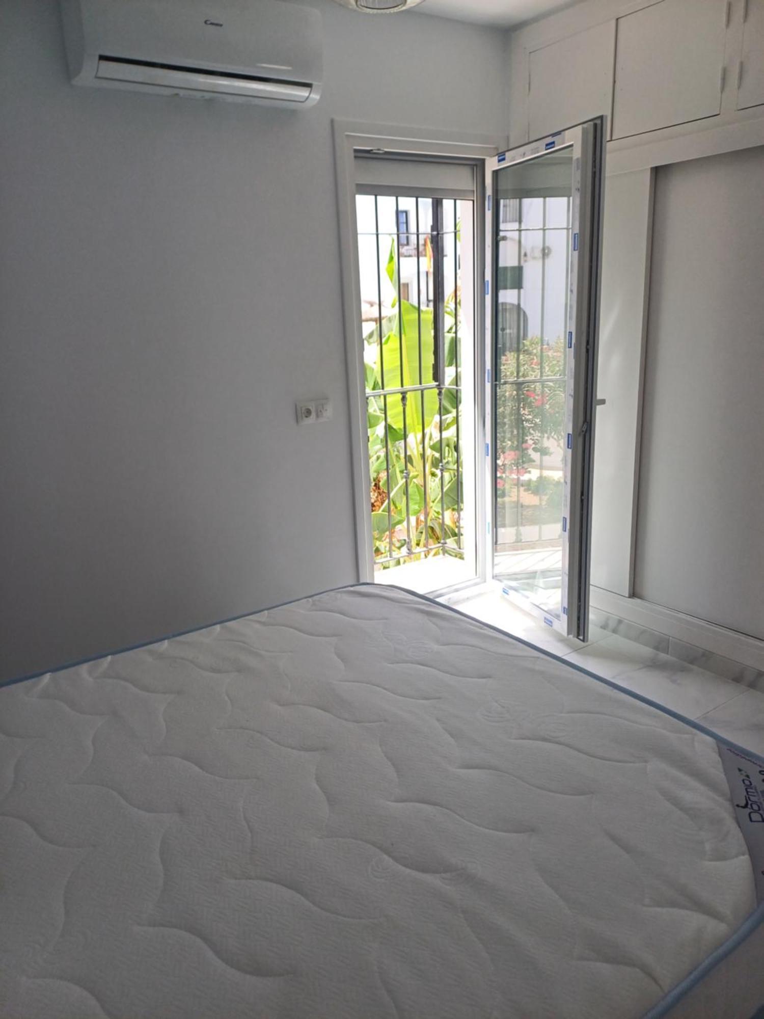Beautiful Beachfront Newly Renovated 2 Bedroom Apartment With Swimming Pool And Garden San Luis de Sabinillas Exterior foto
